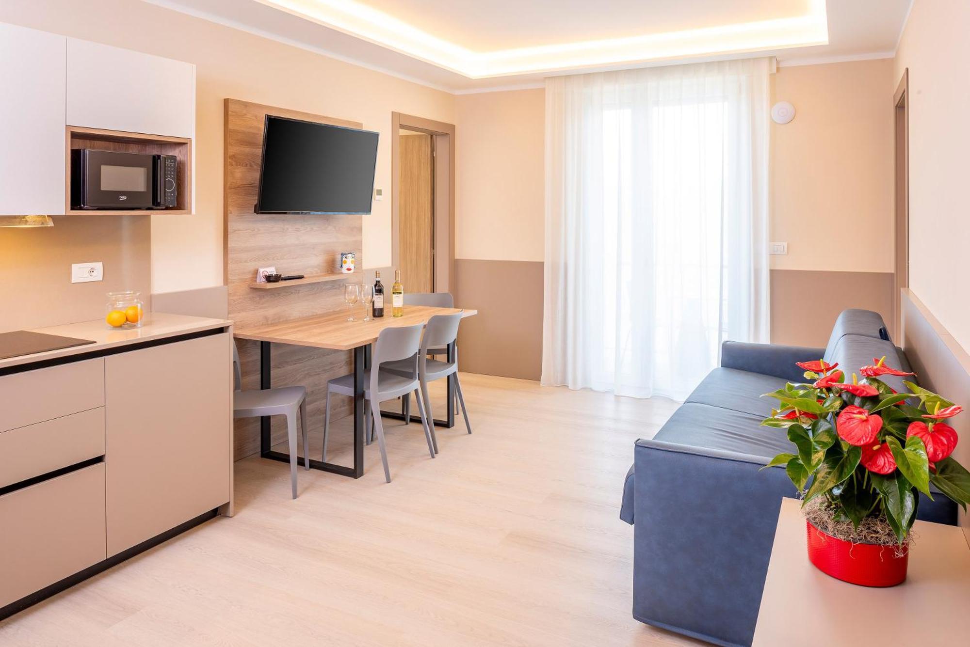 Hotel Internazionale Torri Del Benaco Exteriér fotografie