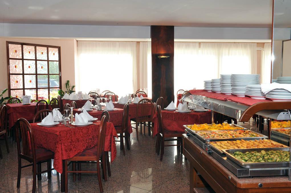 Hotel Internazionale Torri Del Benaco Exteriér fotografie